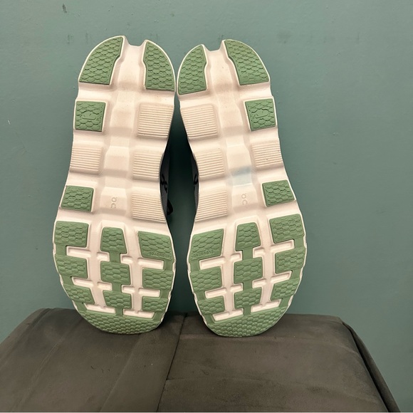 On Cloudstratus 3 Wash Metal
3MD30111504 Speedboard Men's
Running Shoes SZ 11.5 - Picture 12 of 15